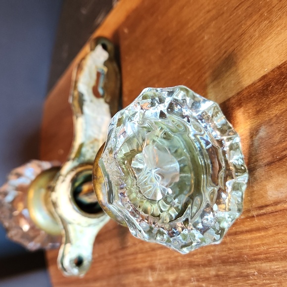 Vintage Clear Glass and Brass Door Knobs 2 attached Doorplates - Picture 12 of 16